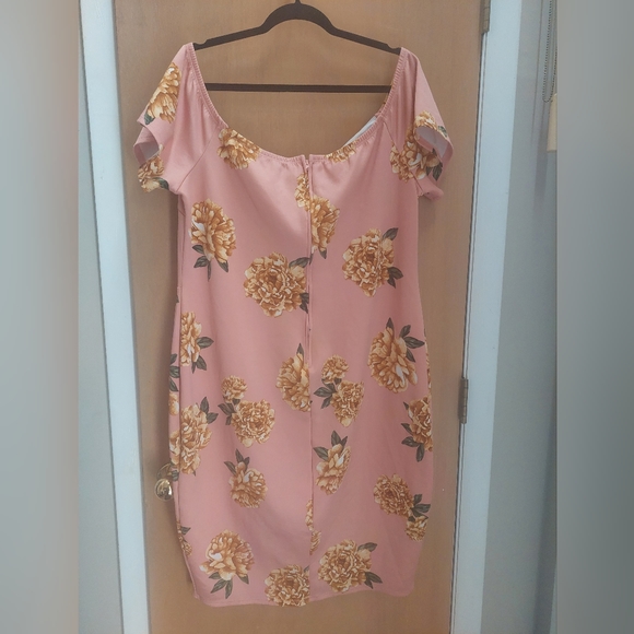 CHARLOTTE RUSSE - Picture 4 of 7